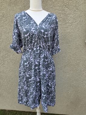 GAP Green and White Floral V-Neck Women’s  Dress